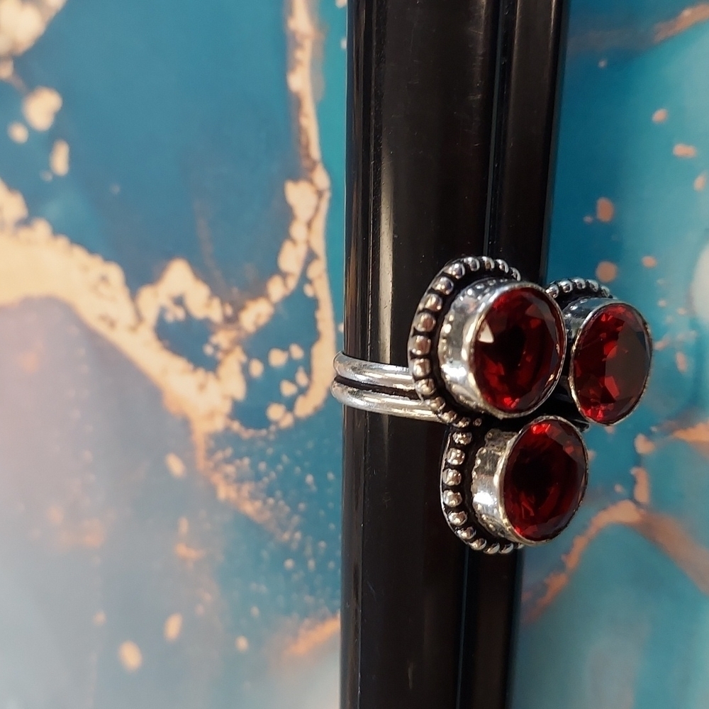 MOZAMBIQUE Garnet Sterling Silver Ring Size 7.5 - Picture 5 of 6